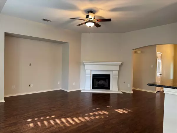 Round Rock, TX 78664,3918 Links LN