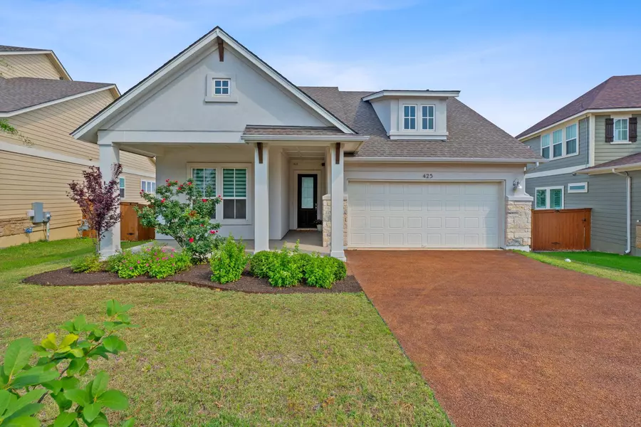 425 Dayridge DR, Dripping Springs, TX 78620