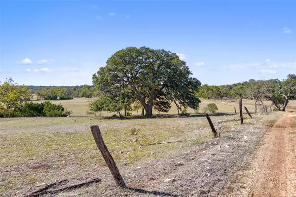 Comfort, TX 78013,4700 Grape Creek RD