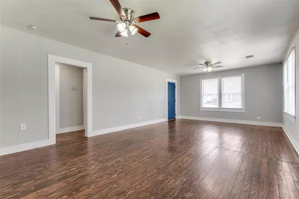 San Antonio, TX 78202,2447 E Houston ST