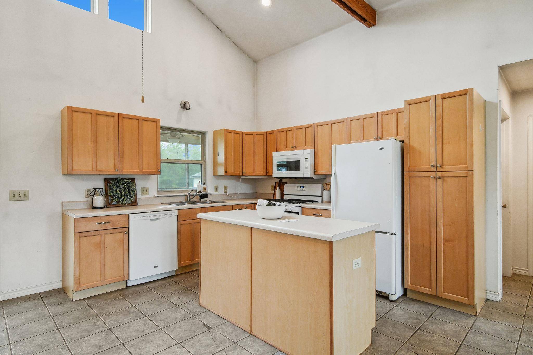 Giddings, TX 78942,1022 County Road 111