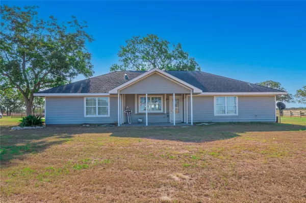 Ledbetter, TX 78946,406 Blume LN