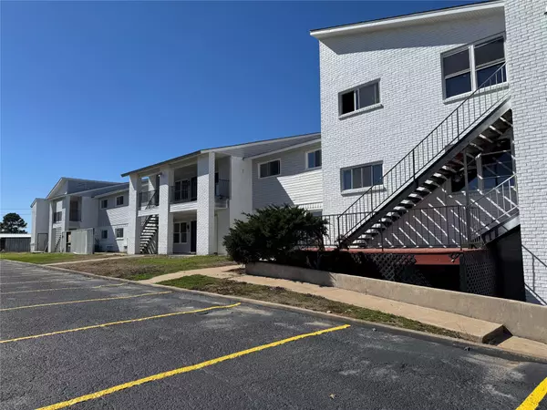 345 FM 86 #32, Luling, TX 78648
