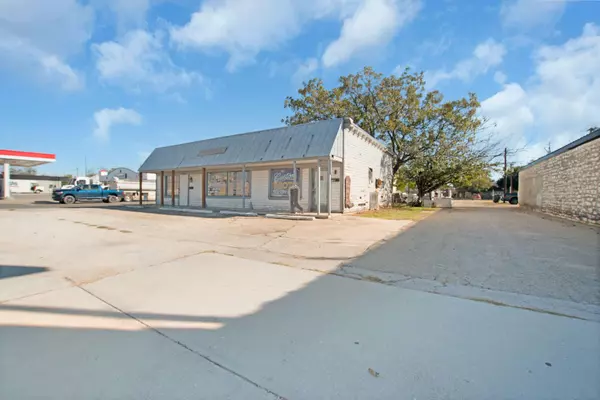 Lampasas, TX 76550,501 S Key Ave