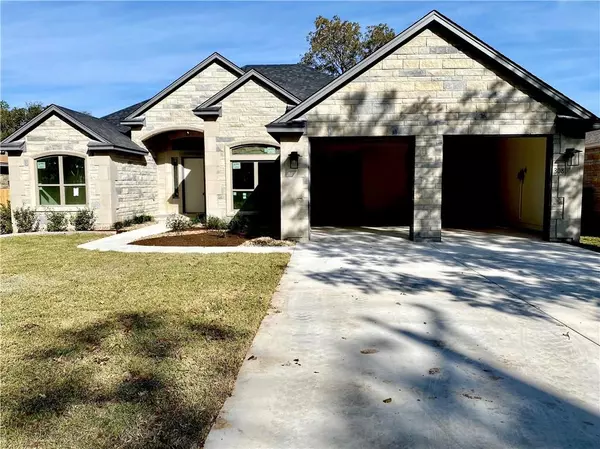 308 3rd ST,  Jarrell,  TX 76537