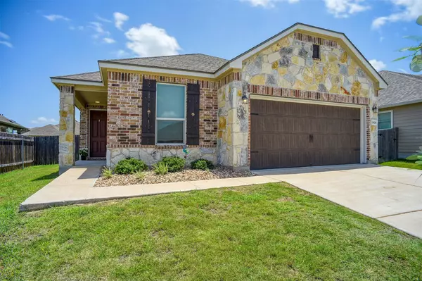 1928 Dragonfly LOOP, Bastrop, TX 78602