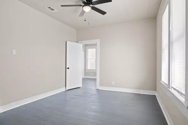 Taylor, TX 76574,715 Porter ST #3