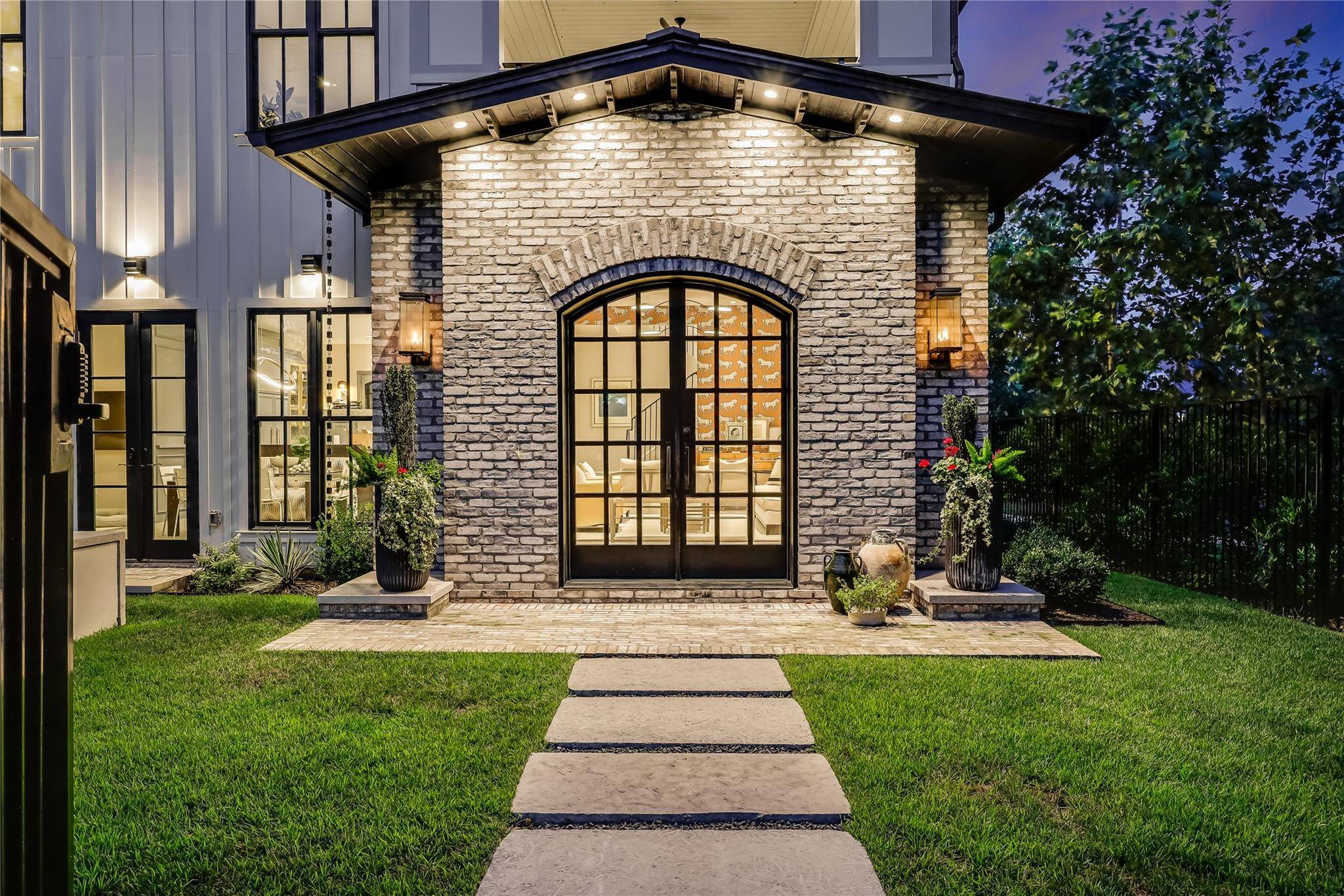 Austin, TX 78703,901 Wayside DR