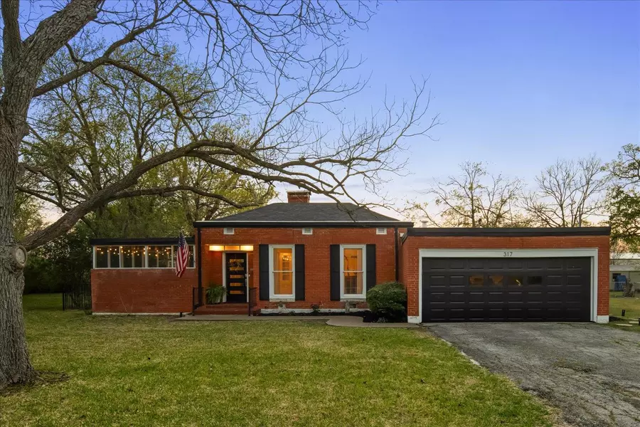 317 San Jacinto ST, Lockhart, TX 78644