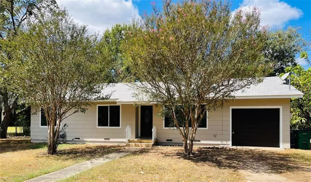 Cameron, TX 76520,2102 N Austin Ave