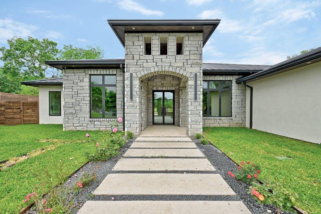 12704 Burson DR,  Manchaca,  TX 78652