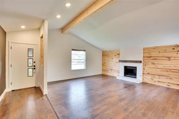 Austin, TX 78745,7002 Skynook DR