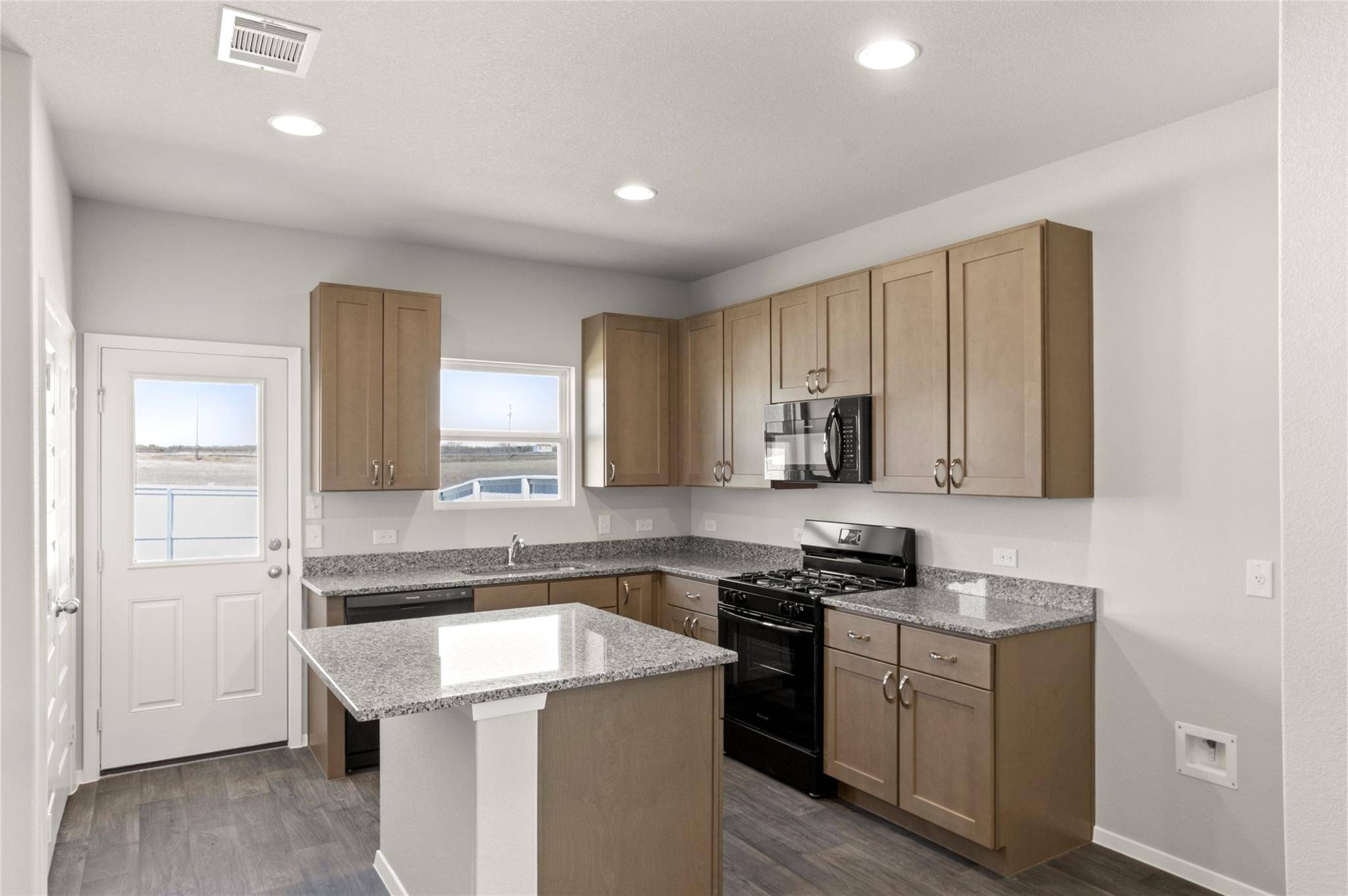 Elgin, TX 78621,196 Lavender LN