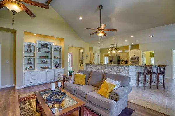 Horseshoe Bay, TX 78657,1050 Twisted Oak DR