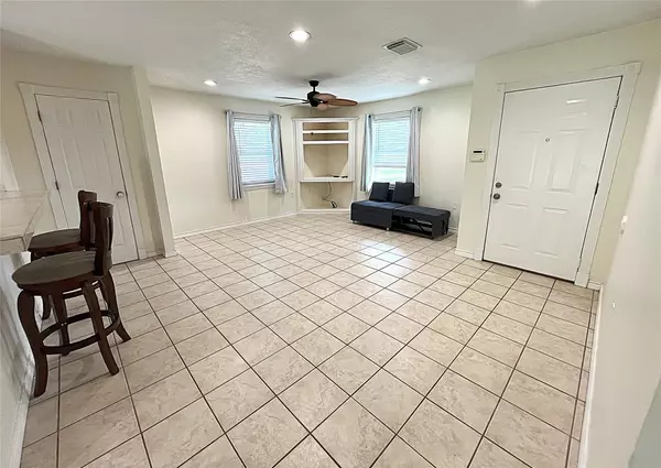 Somerville, TX 77879,895 Lakeview DR