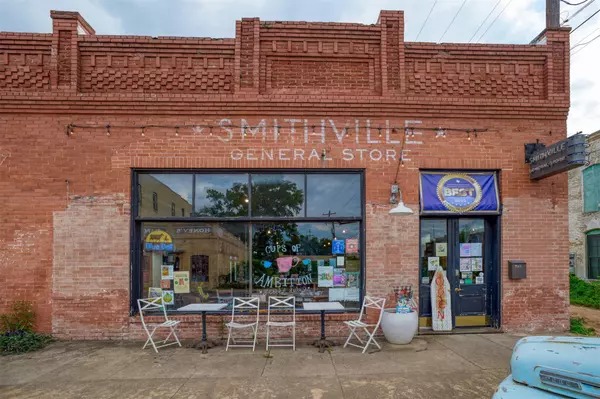 Smithville, TX 78957,108 NE 2nd ST