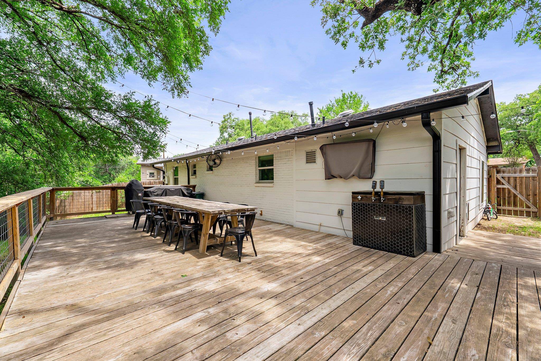 Austin, TX 78721,1302 Astor PL