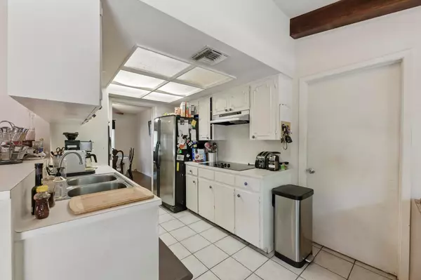 Austin, TX 78731,3916 Knollwood DR