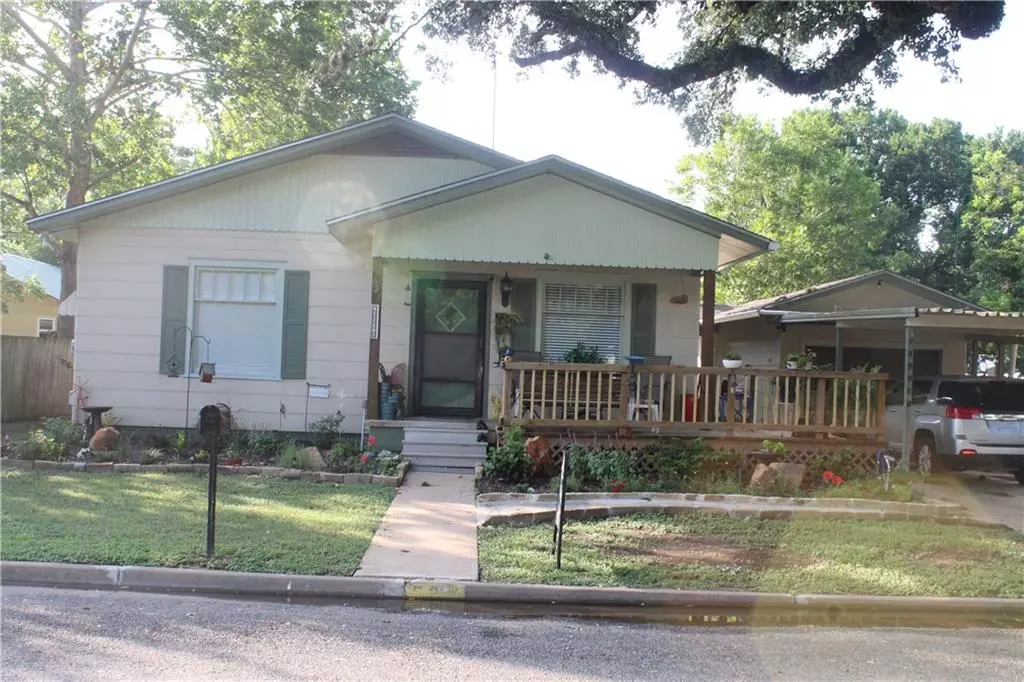 La Grange, TX 78945,525 E Pecan ST