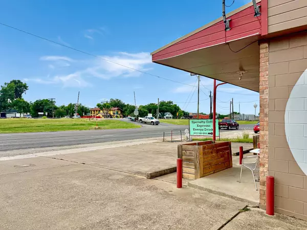 Granger, TX 76530,303 S Commerce ST