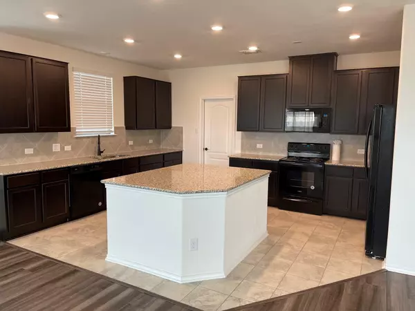 Jarrell, TX 76537,717 Bailey Park DR