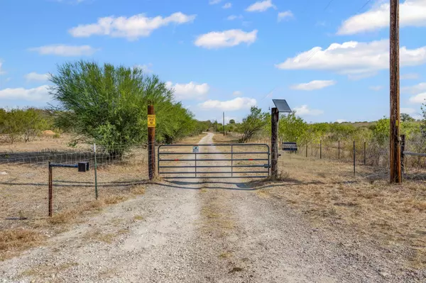 13800 Hokanson RD, Del Valle, TX 78617