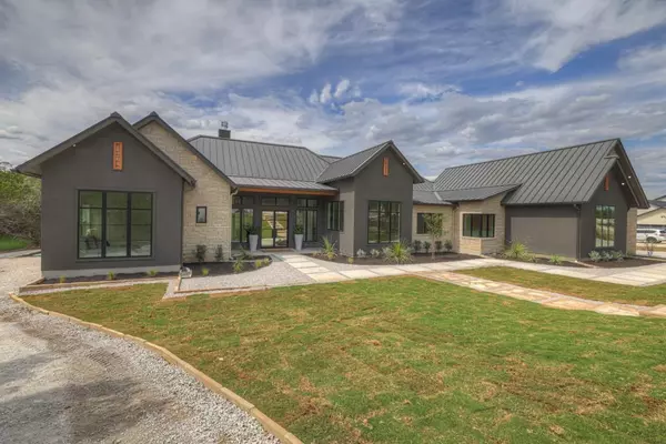 985 Malbec LOOP, Canyon Lake, TX 78133