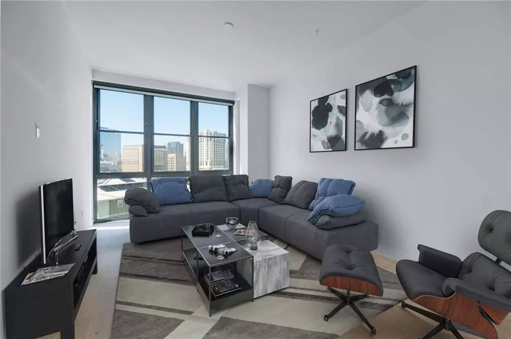 Austin, TX 78702,800 Embassy DR #533