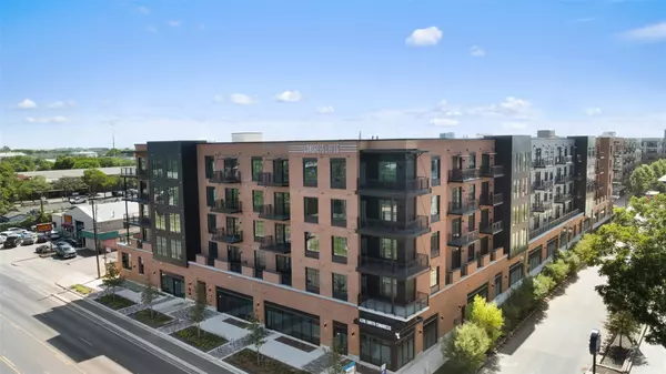 4315 S Congress Ave #327, Austin, TX 78745