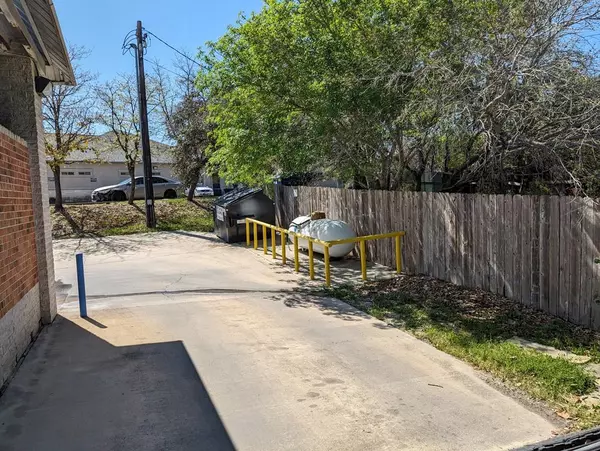 San Marcos, TX 78666,2106 Hunter RD