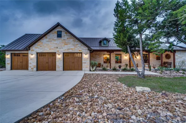 132 Patriotic DR,  Fischer,  TX 78623