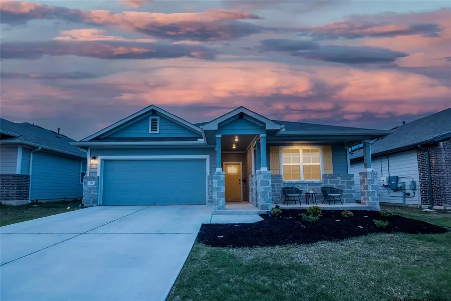221 Greens Bayou TRL, Hutto, TX 78634