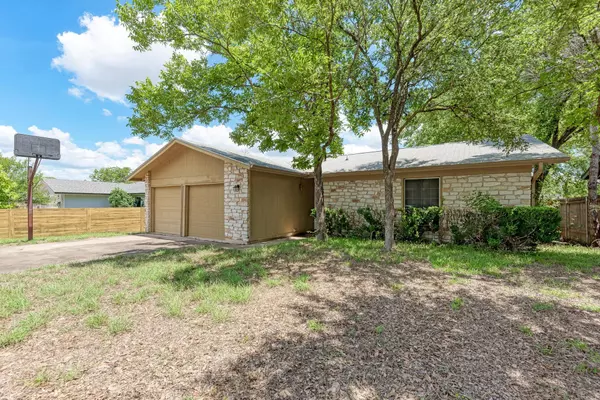 1210 Spearson LN, Austin, TX 78745