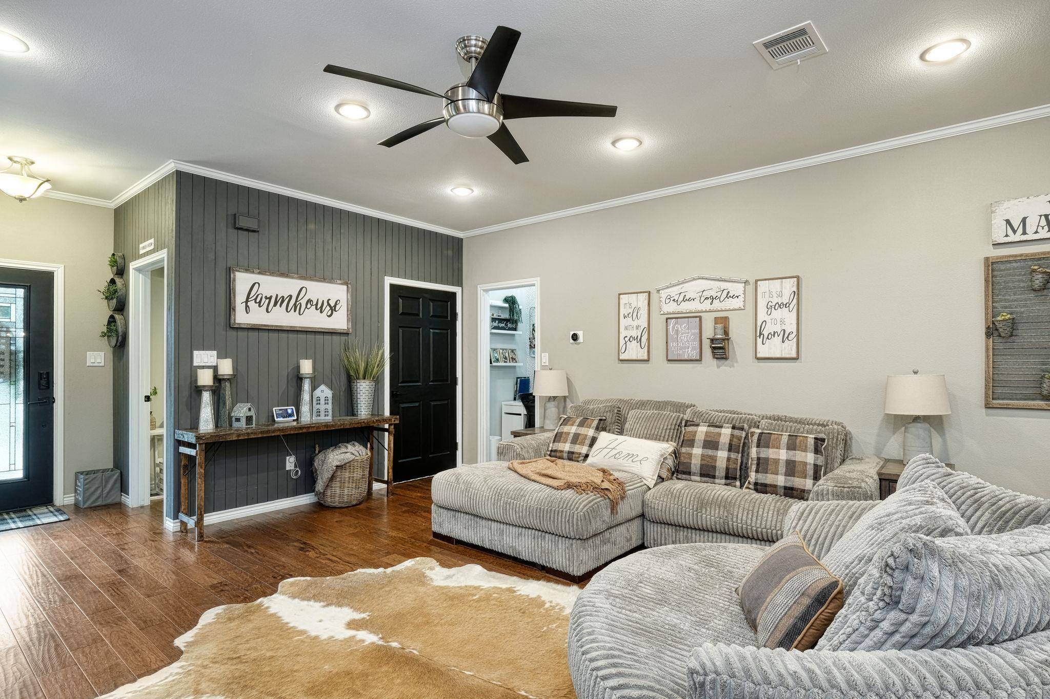 Taylor, TX 76574,609A W 7th ST