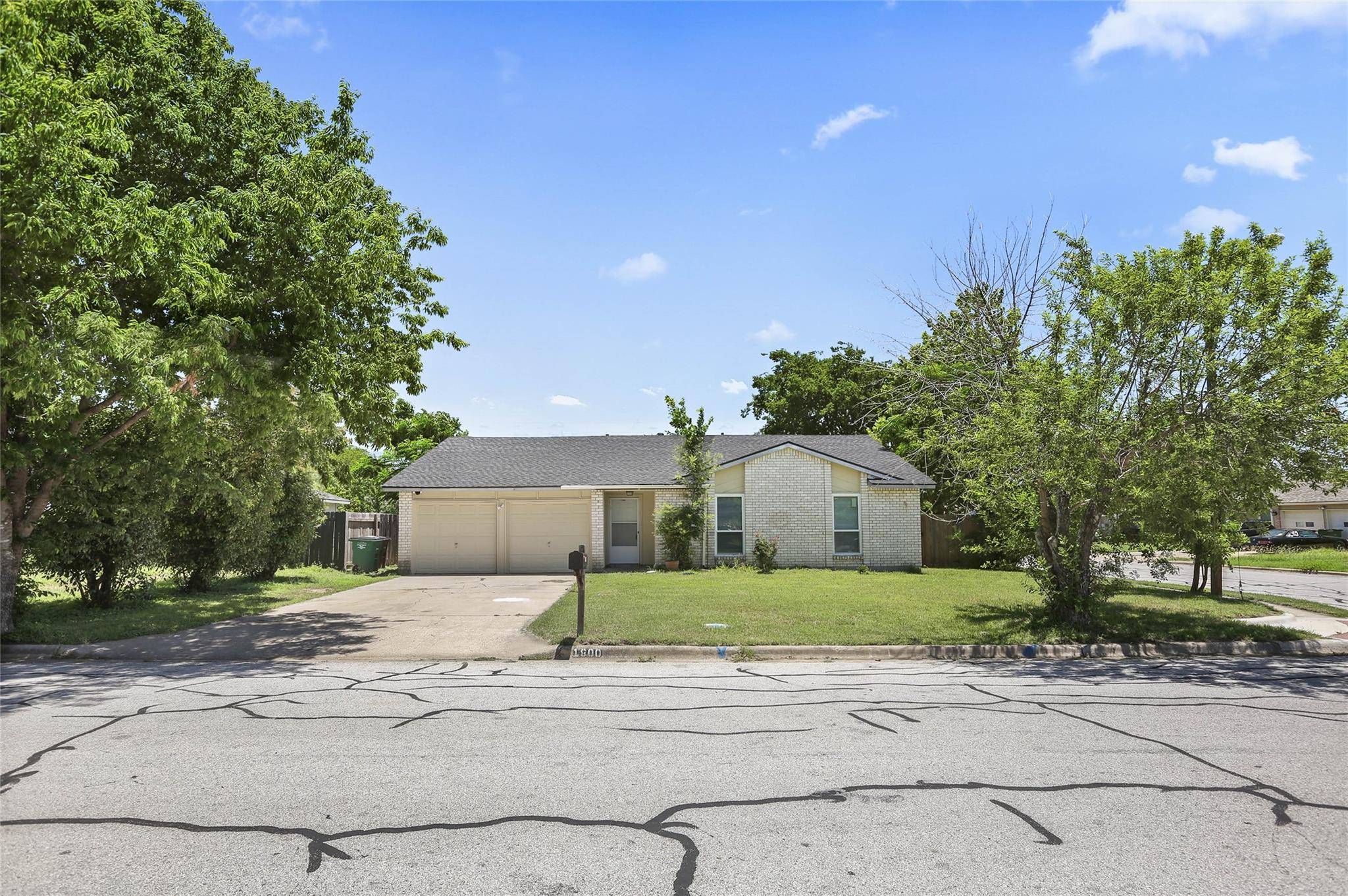 1800 Cameo DR, Round Rock, TX 78664