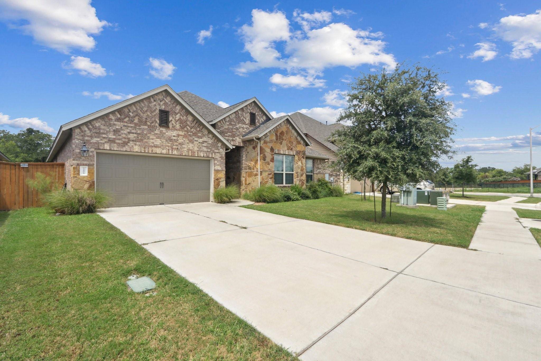 Manchaca, TX 78652,12804 Mission River DR