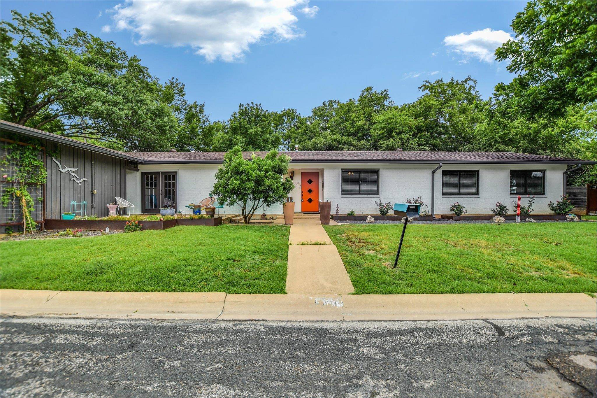 1601 E 19th ST, Georgetown, TX 78626