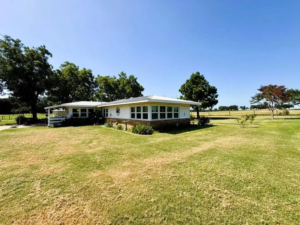 Hearne, TX 77859,9596 W Us Highway 79