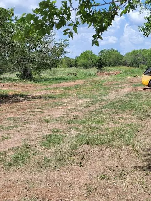 Flatonia, TX 78941,5279 FM 2762