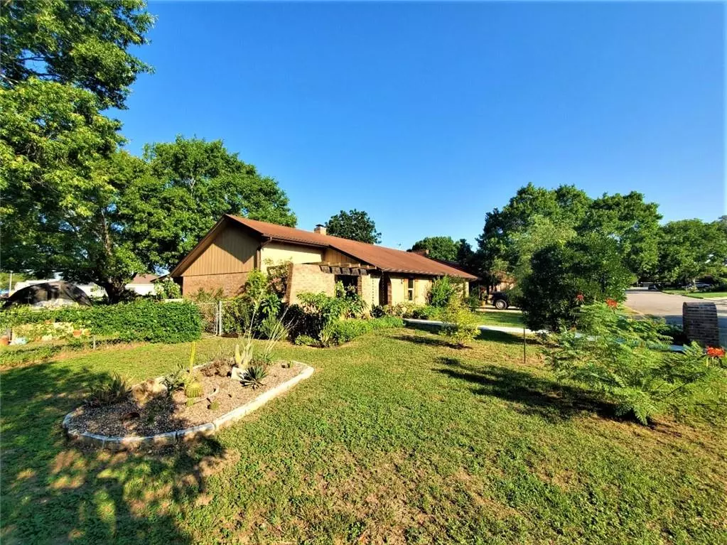 Seguin, TX 78155,236 Galvin DR
