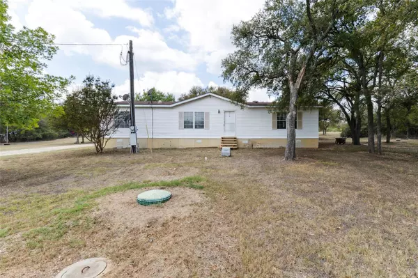 Del Valle, TX 78617,8106 WOLF LN