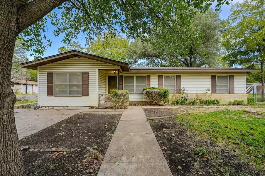 1408 Kent St ST, Taylor, TX 76574