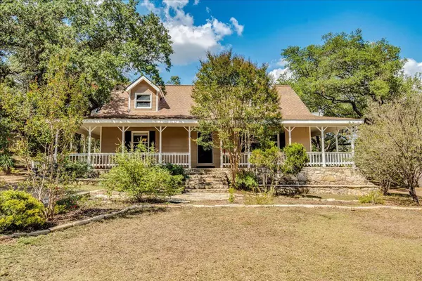 251 Oak Grove DR, Dripping Springs, TX 78620