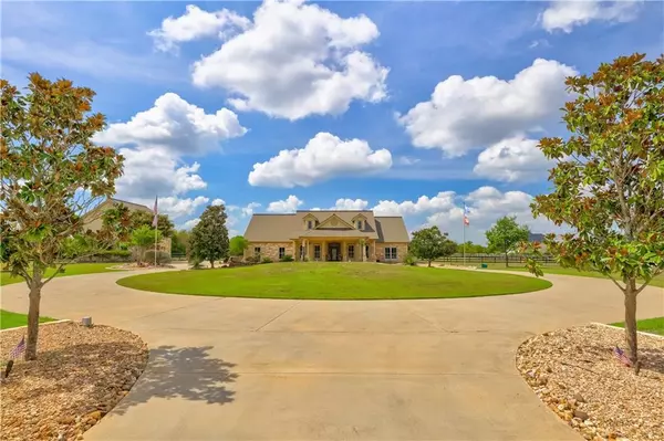101 Colorado BLF, Cedar Creek, TX 78612