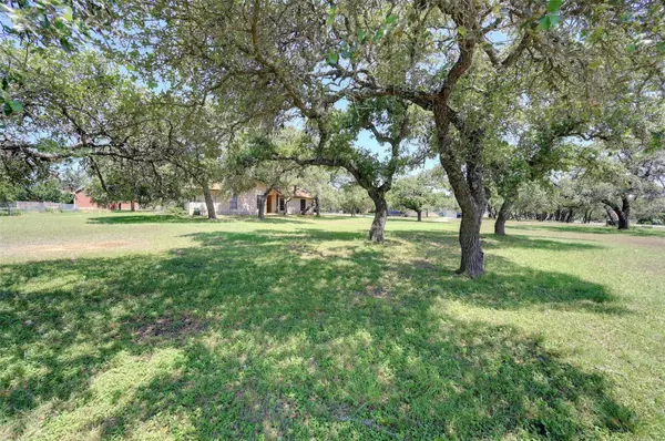 415 Shadywood LN, Dripping Springs, TX 78620