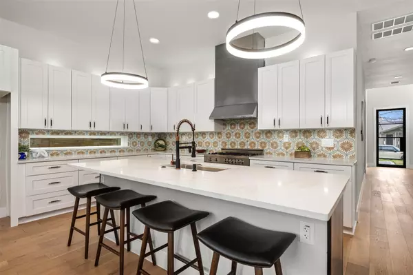 Austin, TX 78757,1004 Karen Ave