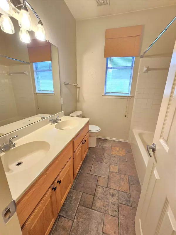 Round Rock, TX 78664,2216 S Shark LOOP