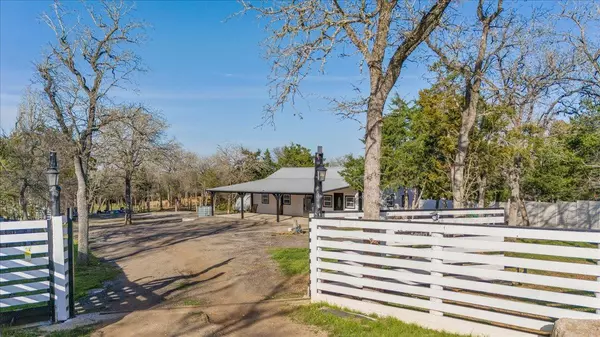 240 Riddle RD, Cedar Creek, TX 78612