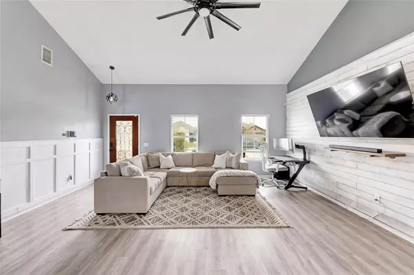 Hutto, TX 78634,107 Denton DR