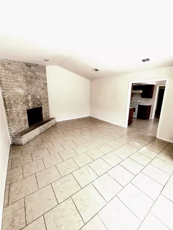 Austin, TX 78729,8811 Clearbrook TRL #A left